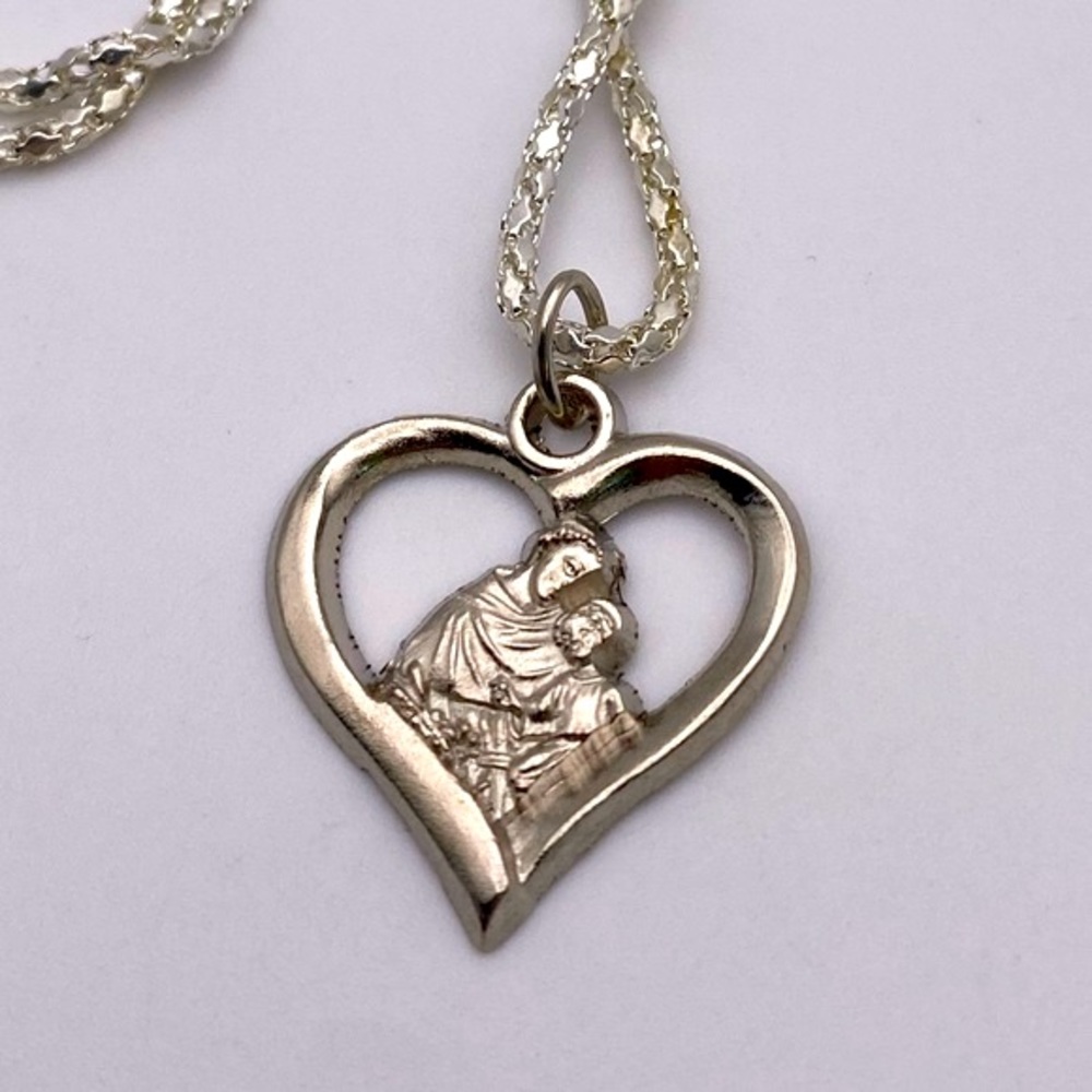 New St Anthony Silver Heart Necklace